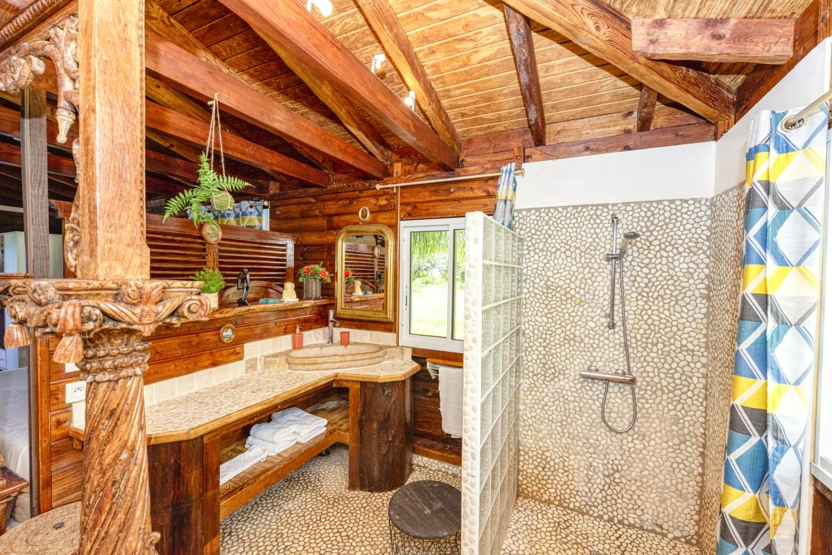 13.Location villa piscine Marie Galante Guadeloupe_Chambre 1